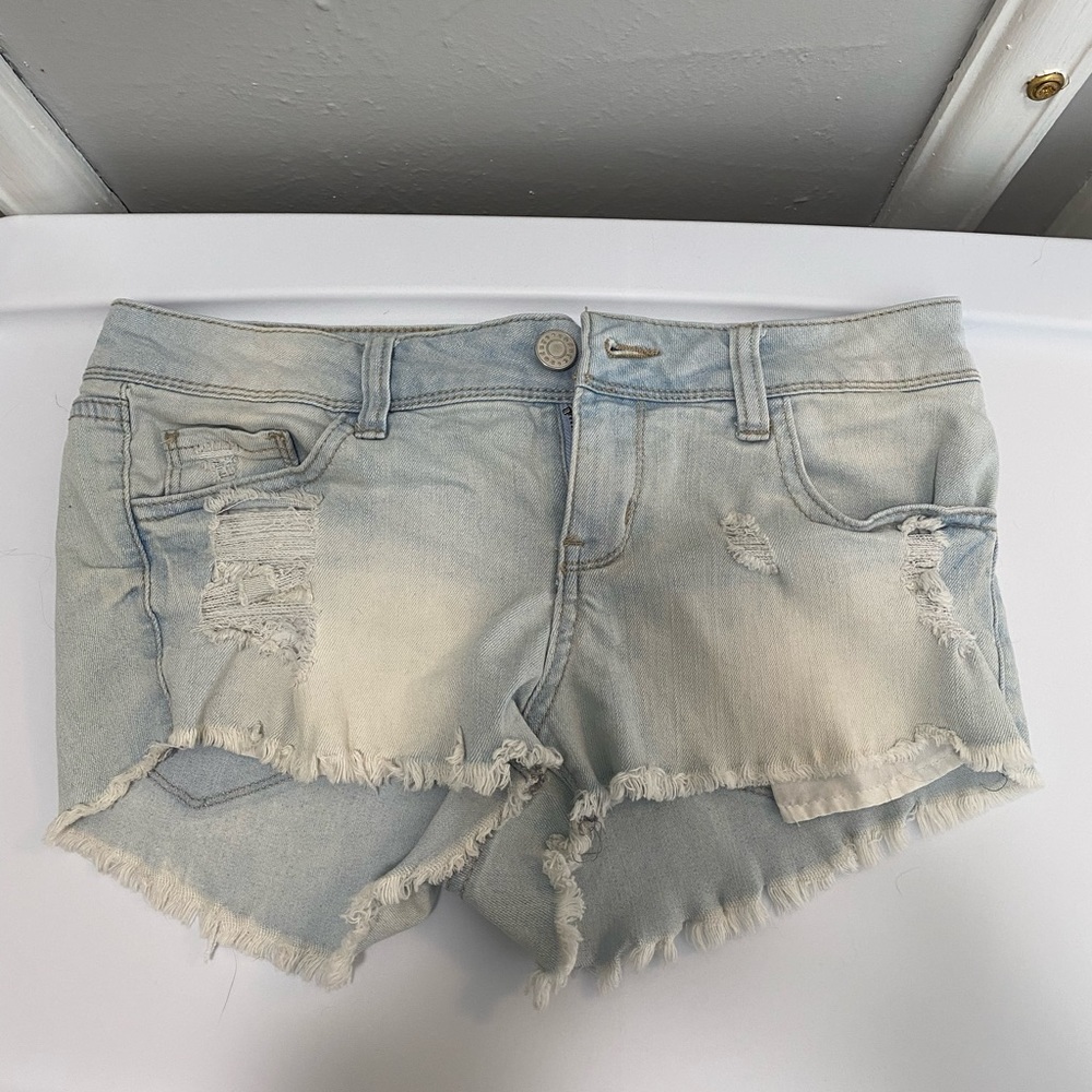 Refuge size 4 Jean shorts- light blue